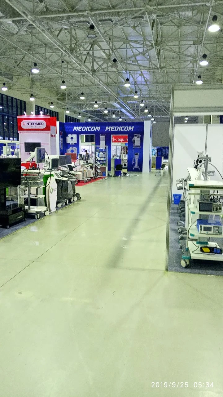 Стенд MEDICOM в выставочном зале UzMedExpo 2019